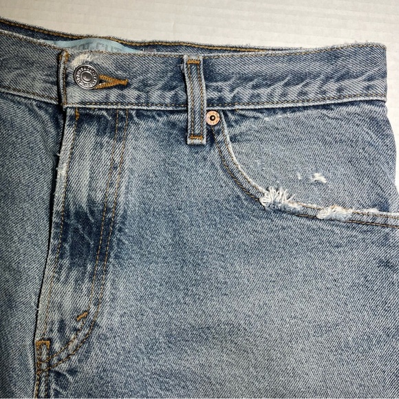 Women’s Levi’s Jean Cutoff Shorts Size 32 Waist 5in Inseam - Picture 6 of 13